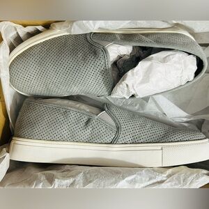 Steve Madden Women's Zarayy Gray w/white bottoms Sneakers Womens Size 6